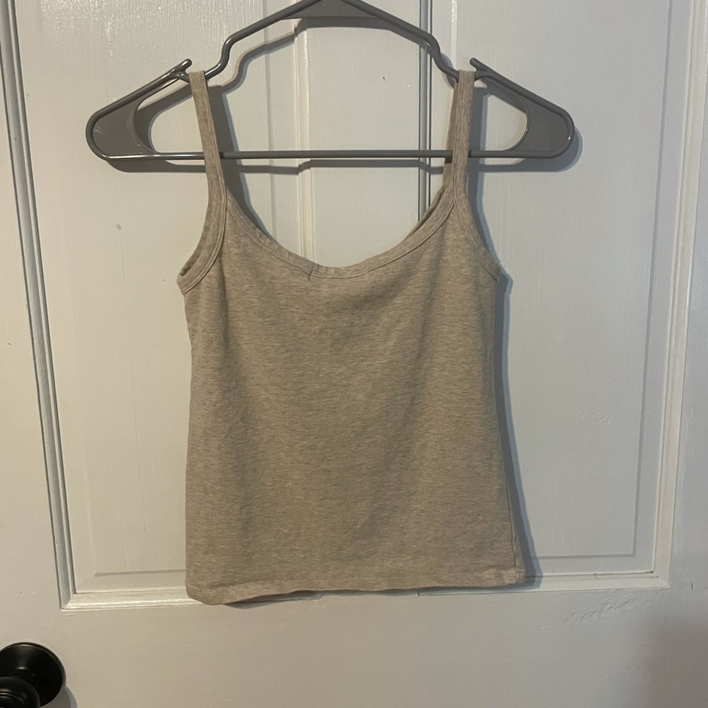 Short Basic Staple Tank Top